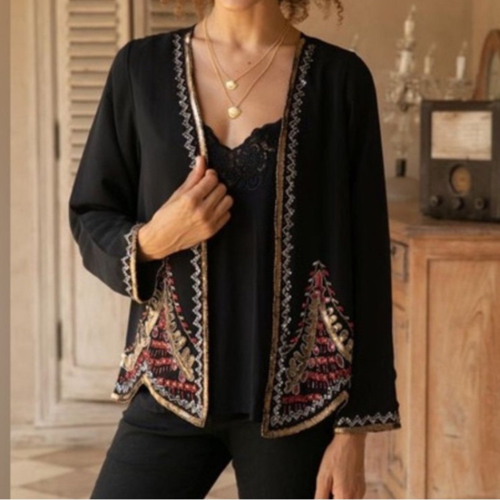 Chic Black Embroidered Top - Preloved
